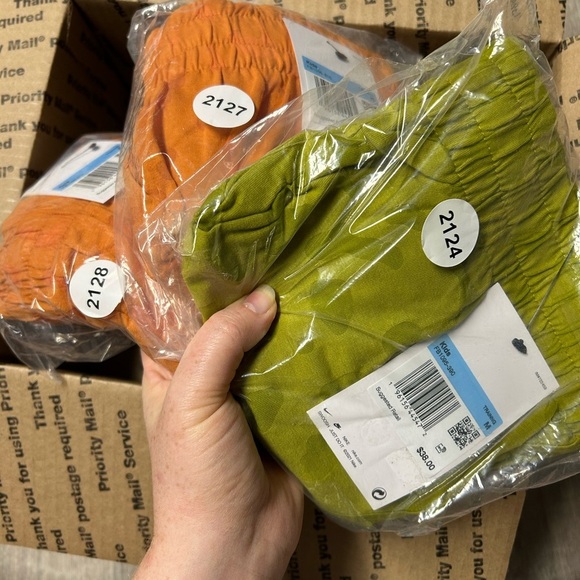 GIRLS SIZE MEDIUM ATHLETIC SHORTS BUNDLE OF 8 NIKE AND DSG OUTDOOR PLAY WEAR - Picture 5 of 13